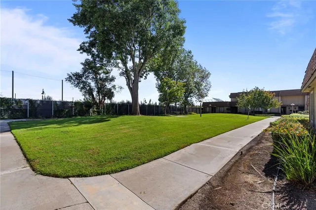 $635,000 | 8615 York La, La Palma, CA 90623