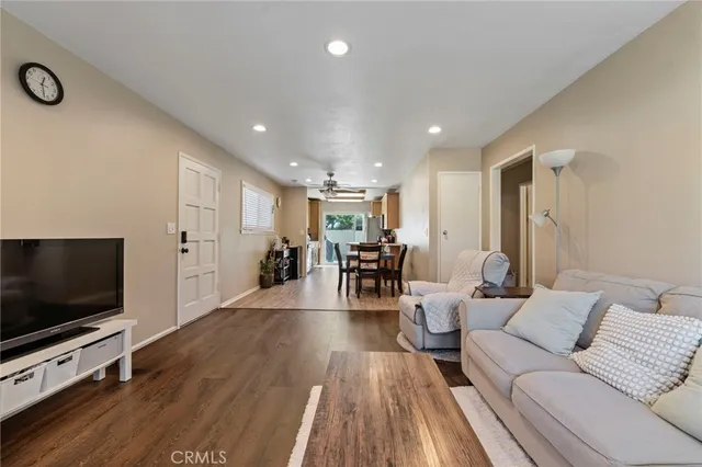 $635,000 | 8615 York La, La Palma, CA 90623
