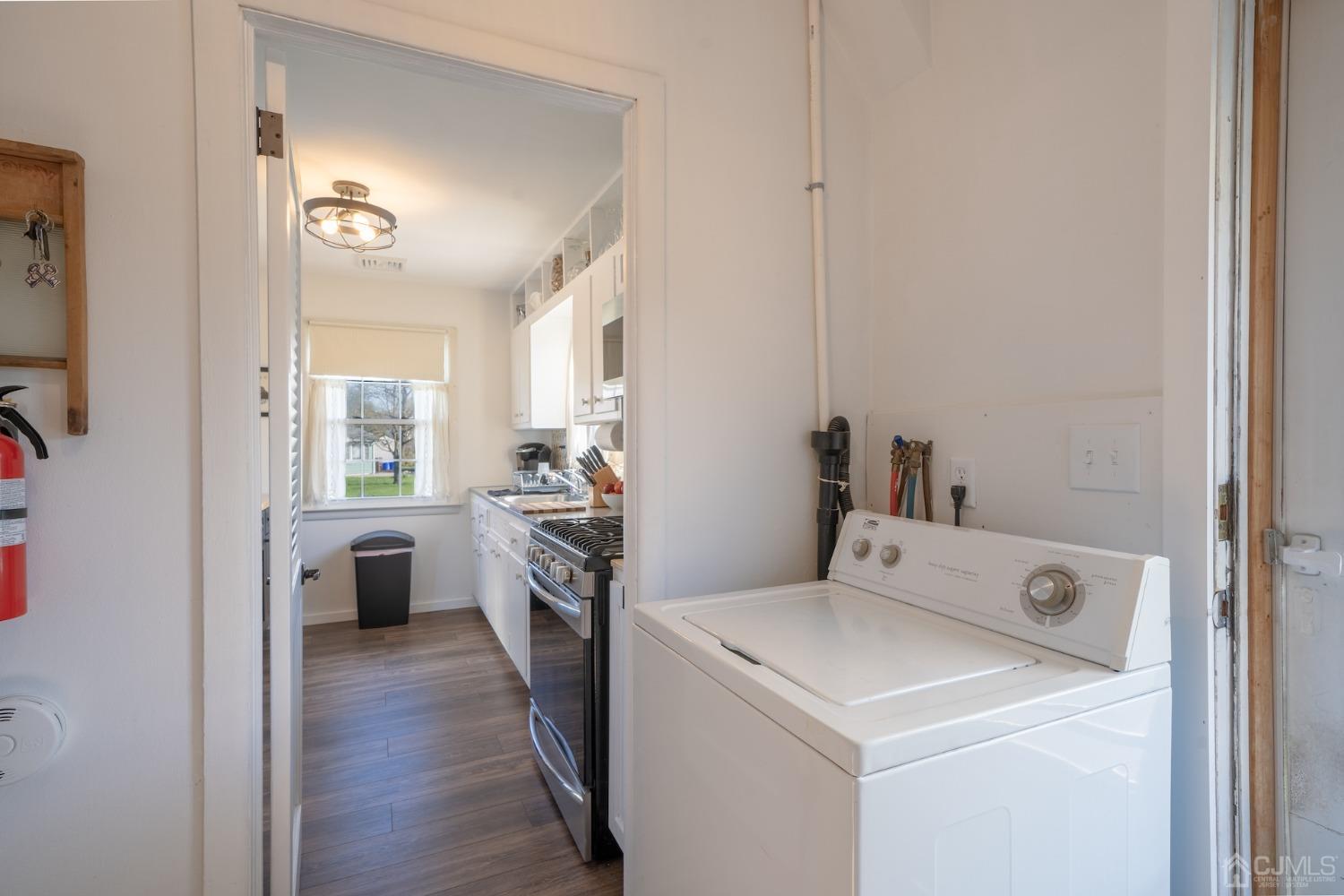 8 Harry Road Bridgewater, NJ 08807 - Photo 7 of 18 Gallery Image 7