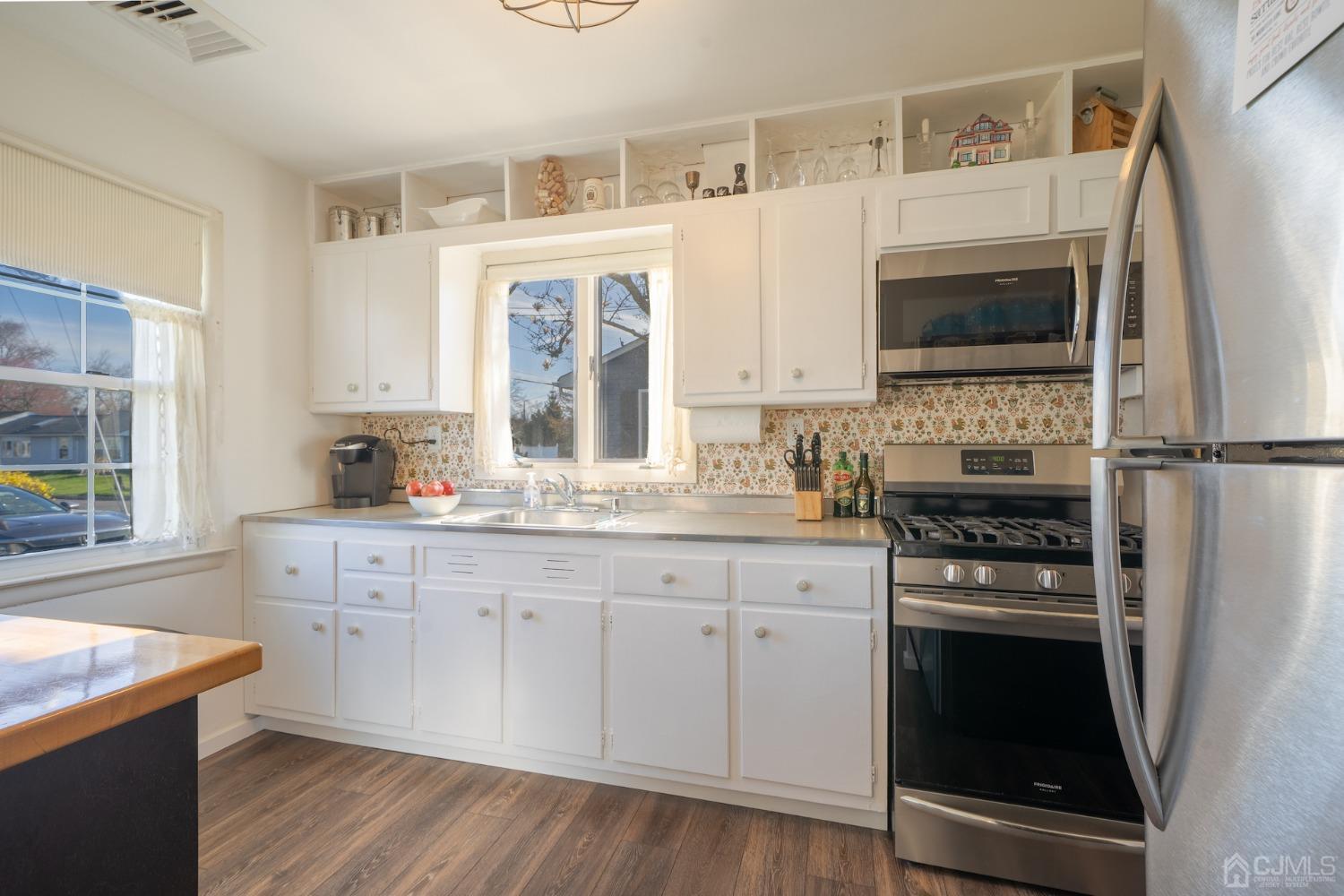8 Harry Road Bridgewater, NJ 08807 - Photo 8 of 18 Gallery Image 8