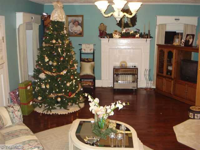 1283 Pilot Power Dam Road Pilot Mountain, NC 27041 - Photo 5 of 9 Other. Large Living Room