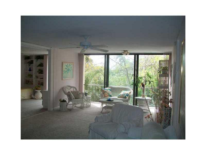 501 Southwest 11th Place, Unit 304 Boca Raton, FL 33432 - Photo 14 of 16 Living Room