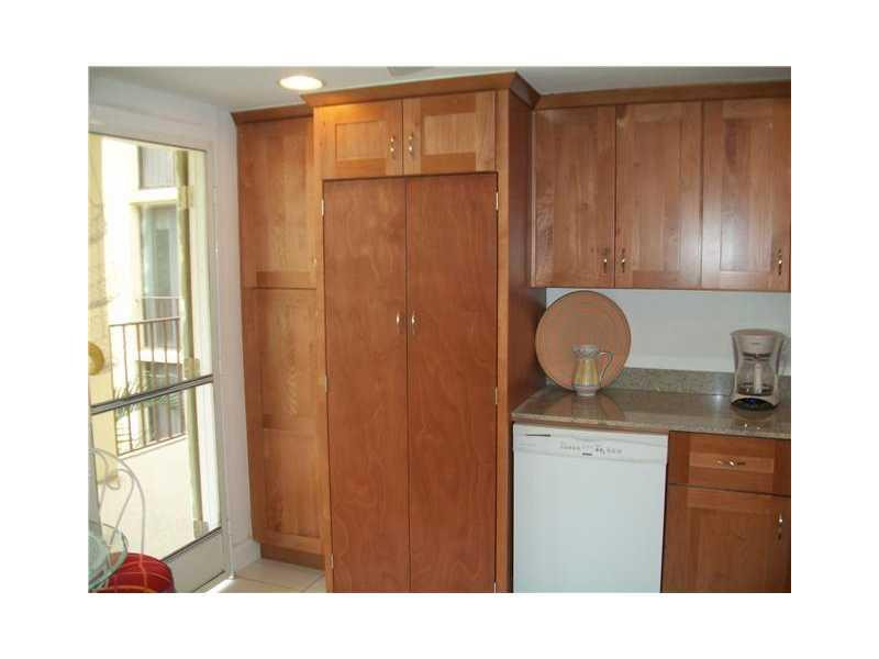 501 Southwest 11th Place, Unit 304 Boca Raton, FL 33432 - Photo 10 of 16 Kitchen
