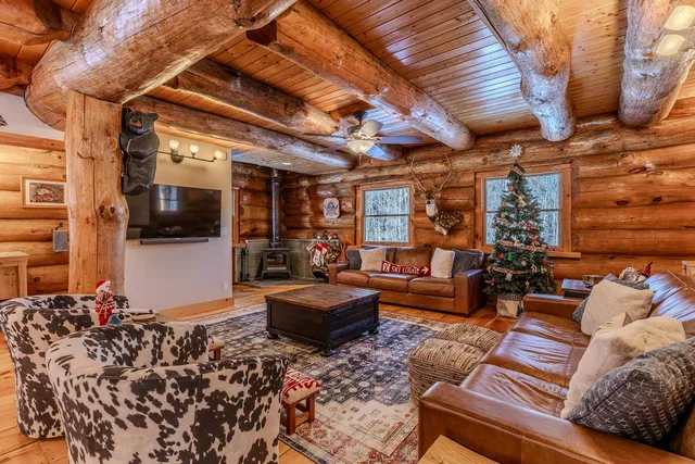 $899,000 | 281 Yale Road, Mount Holly, VT 05730