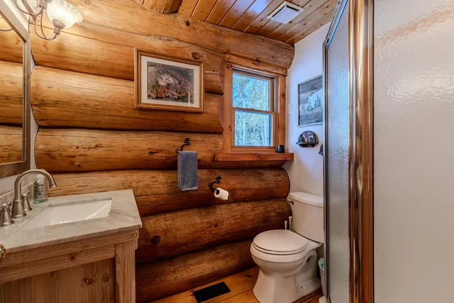 $899,000 | 281 Yale Road, Mount Holly, VT 05730