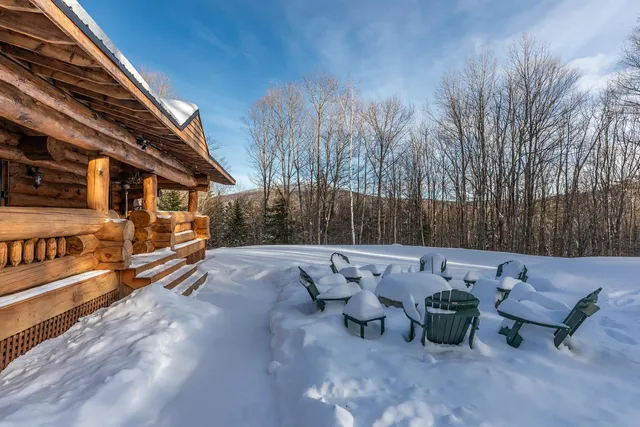 $899,000 | 281 Yale Road, Mount Holly, VT 05730