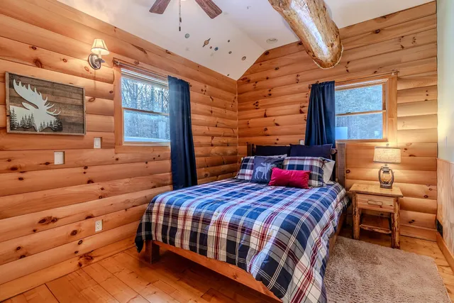 $899,000 | 281 Yale Road, Mount Holly, VT 05730