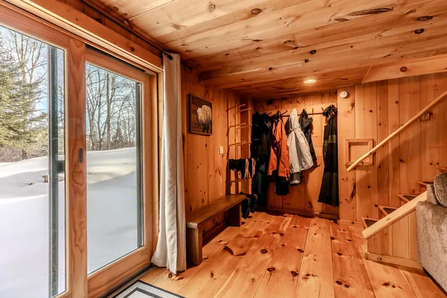 $899,000 | 281 Yale Road, Mount Holly, VT 05730