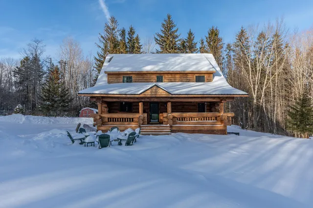 $899,000 | 281 Yale Road, Mount Holly, VT 05730