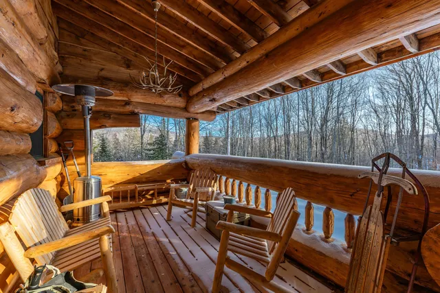 $899,000 | 281 Yale Road, Mount Holly, VT 05730