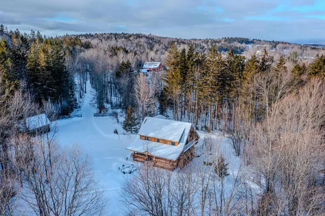 $899,000 | 281 Yale Road, Mount Holly, VT 05730