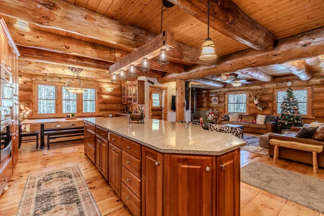 $899,000 | 281 Yale Road, Mount Holly, VT 05730