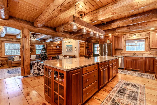 $899,000 | 281 Yale Road, Mount Holly, VT 05730