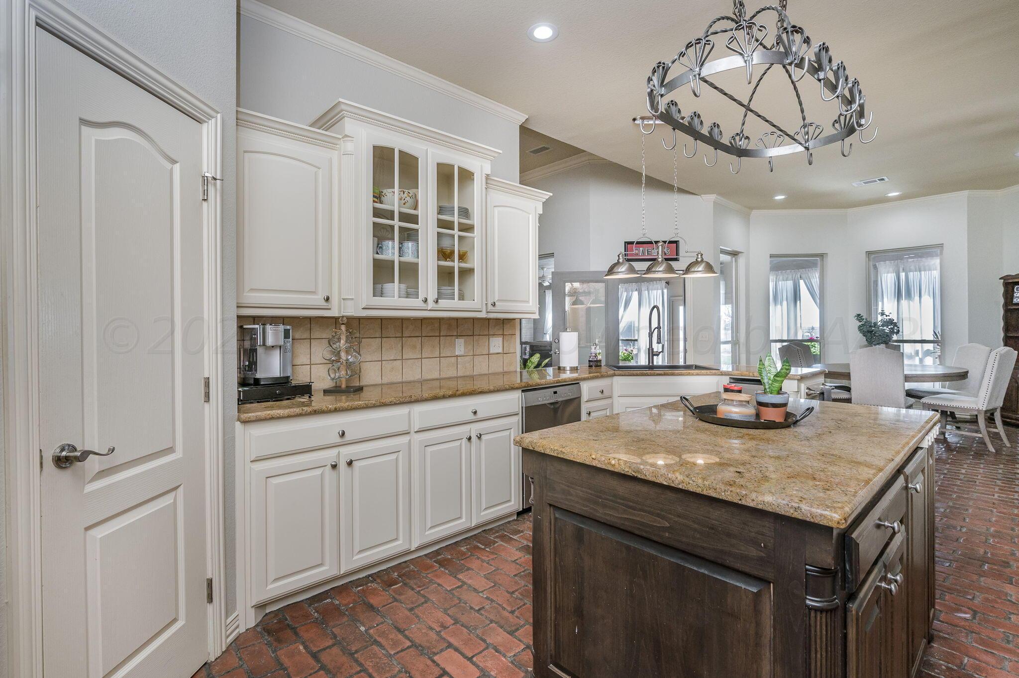 17751 White Wing Road Canyon, TX 79015 - Photo 12 of 49 Kitchen-3