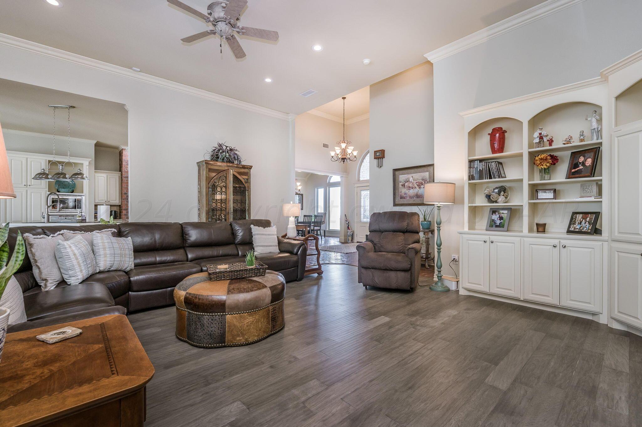 17751 White Wing Road Canyon, TX 79015 - Photo 7 of 49 Living Room-2