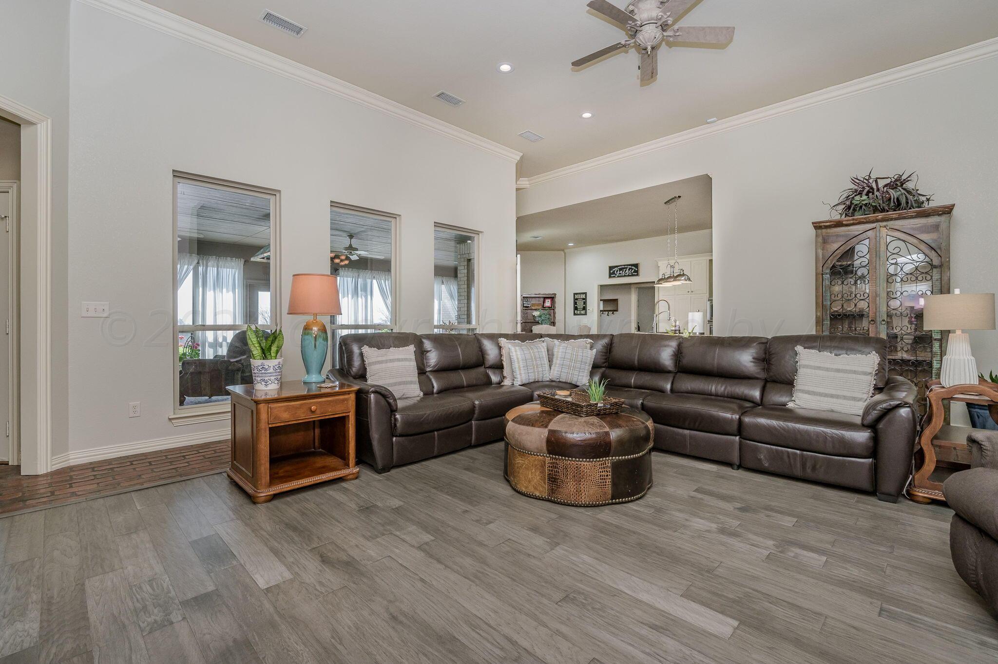 17751 White Wing Road Canyon, TX 79015 - Photo 8 of 49 Living Room-3