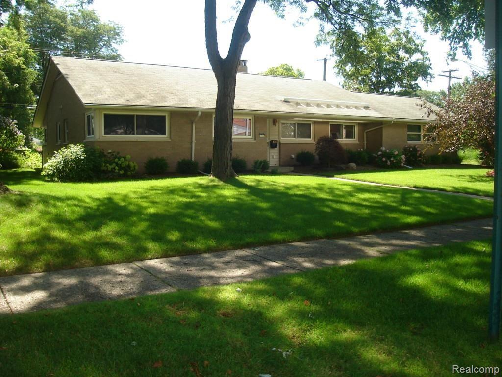 1060 Fairholme Road Grosse Pointe, MI 48236 - Photo 1 of 18 Fairholme 1060 001.jpg
