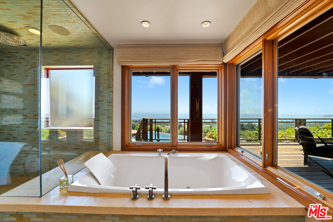 27434 Winding Way Malibu, CA 90265 - Photo 4 of 39