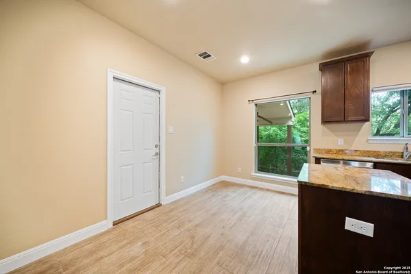 $2,295 | 635 Bluffside Drive, New Braunfels, TX 78130