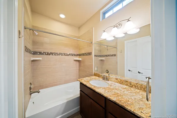 $2,295 | 635 Bluffside Drive, New Braunfels, TX 78130