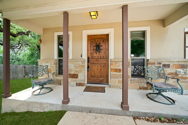 $2,295 | 635 Bluffside Drive, New Braunfels, TX 78130