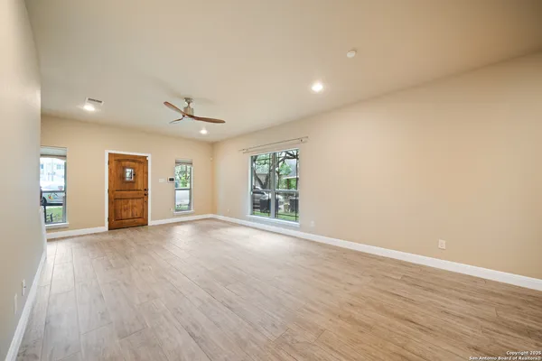 $2,295 | 635 Bluffside Drive, New Braunfels, TX 78130