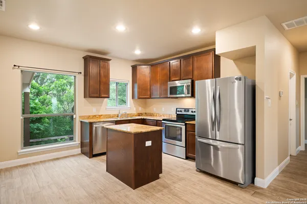 $2,295 | 635 Bluffside Drive, New Braunfels, TX 78130