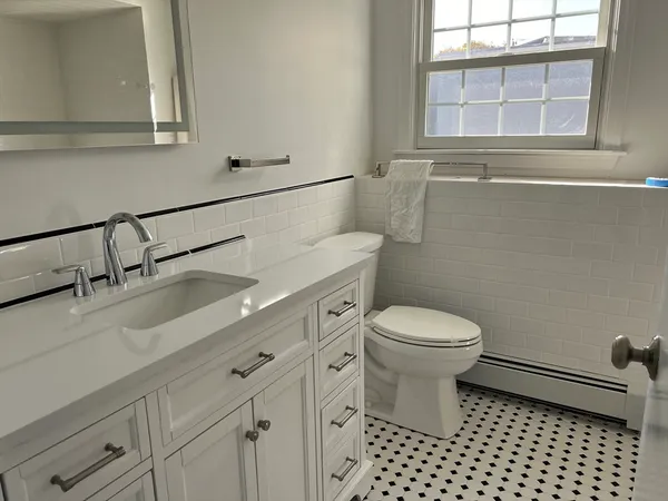 $2,200 | 33 Central Street, Unit 1, Winthrop, MA 02152