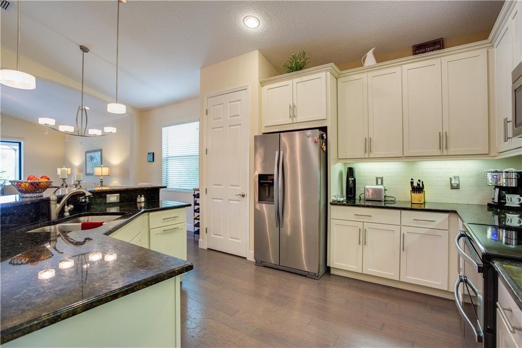 7917 Rio Bella Place University Park, FL 34201 - Photo 20 of 43 Gallery Image 20