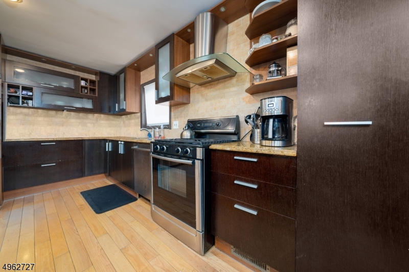 25 Baker Road Livingston, NJ 07039 - Photo 5 of 15