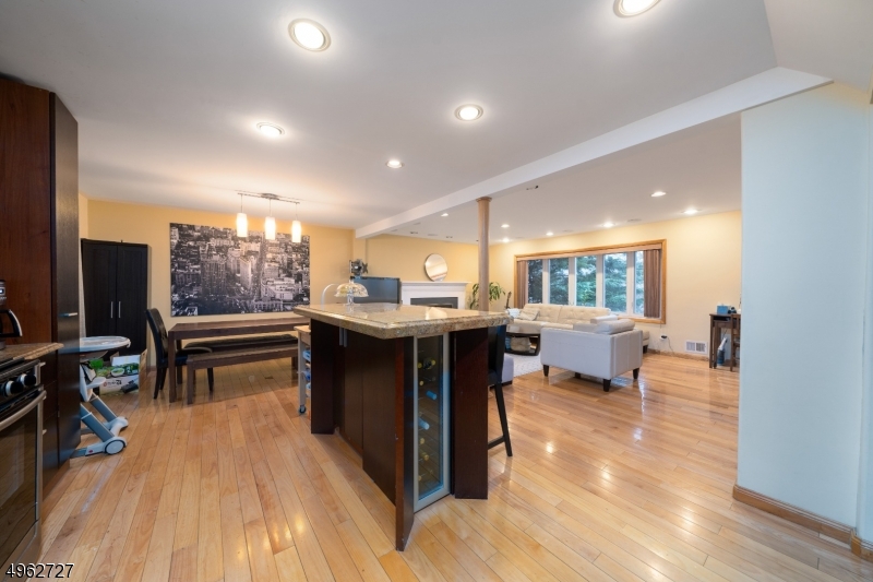 25 Baker Road Livingston, NJ 07039 - Photo 6 of 15