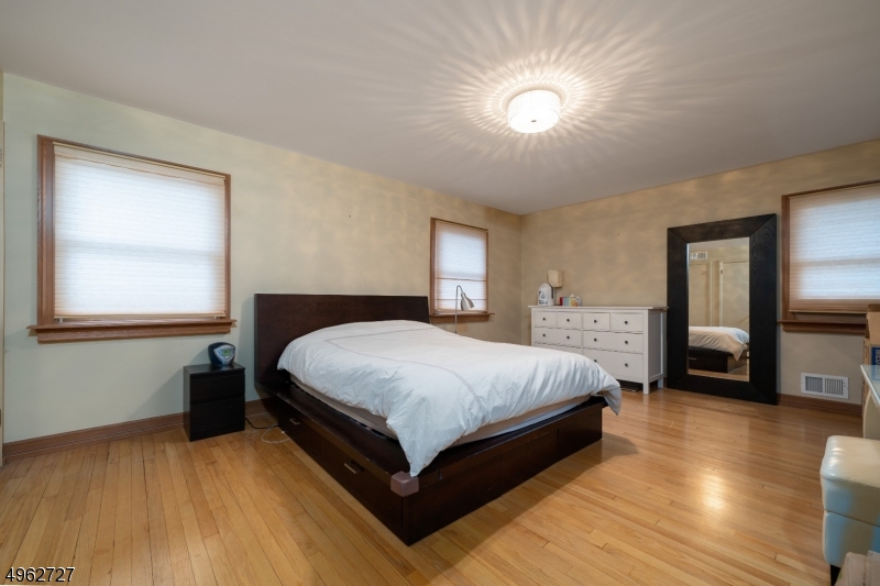 25 Baker Road Livingston, NJ 07039 - Photo 8 of 15