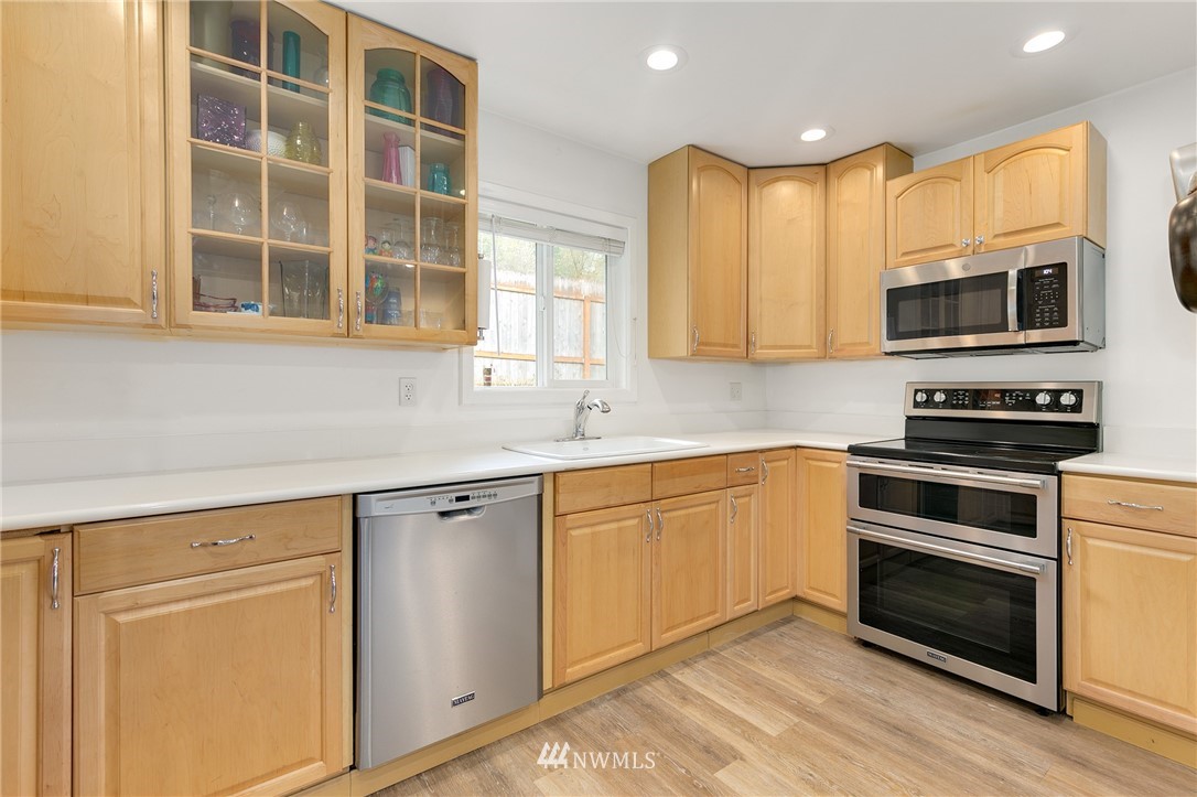 11830 Kelly Road Northeast Duvall, WA 98019 - Photo 6 of 24 Gallery Image 6