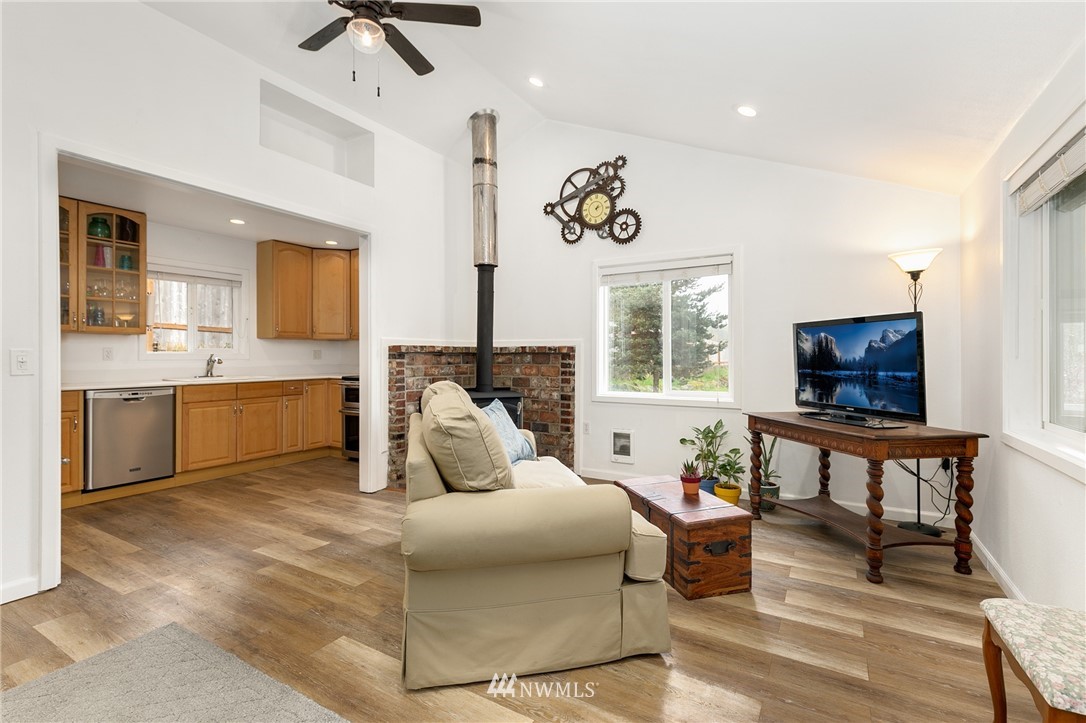 11830 Kelly Road Northeast Duvall, WA 98019 - Photo 8 of 24 Gallery Image 8