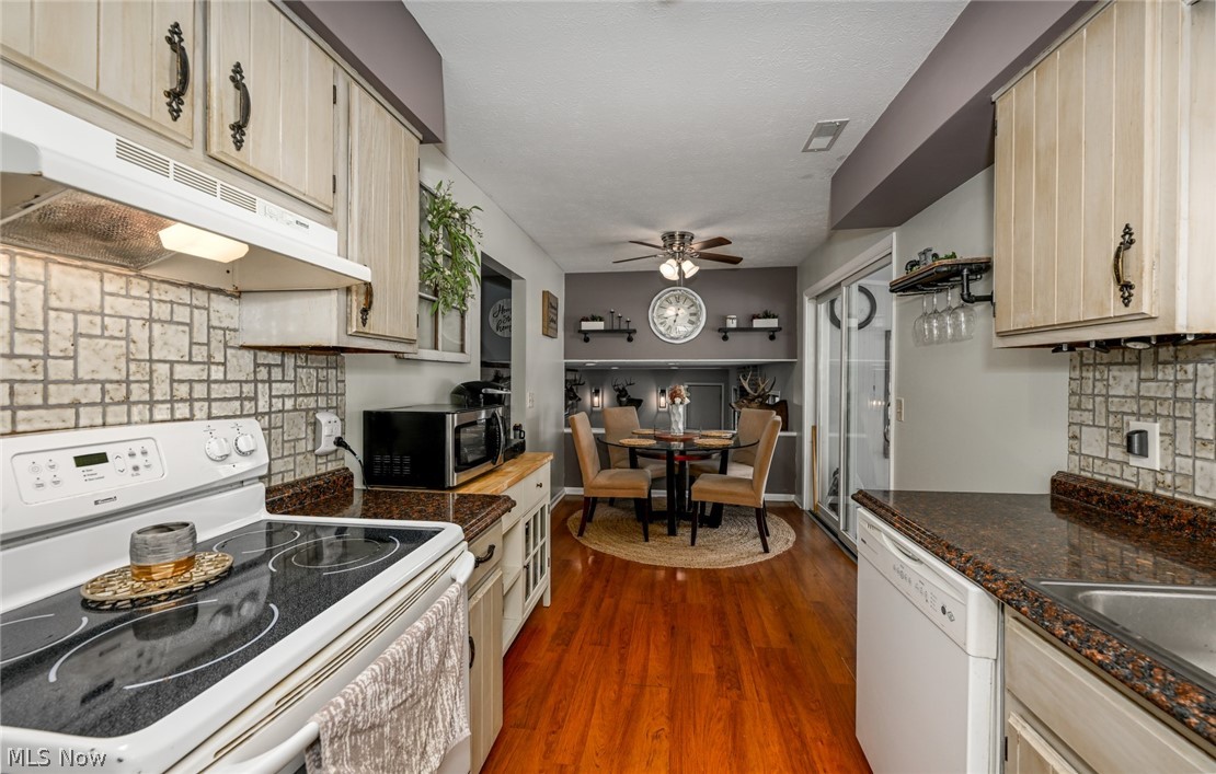 6025 Carsten Road Medina, OH 44256 - Photo 7 of 32 Gallery Image 7