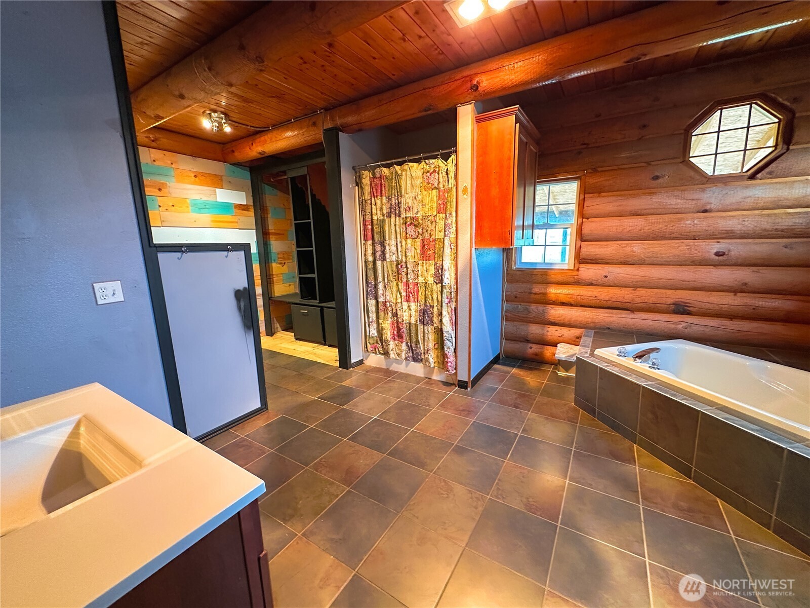 161802 West Buena Vista Road Prosser, WA 99350 - Photo 21 of 40 a view of an entryway with a fireplace
