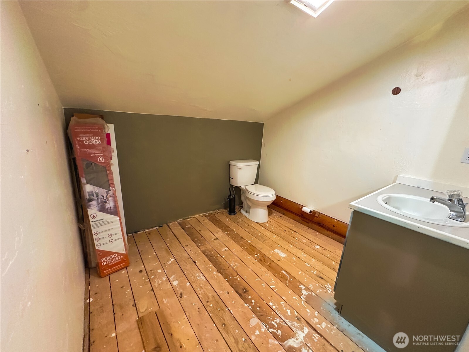 161802 West Buena Vista Road Prosser, WA 99350 - Photo 32 of 40 a bathroom with a sink and a toilet