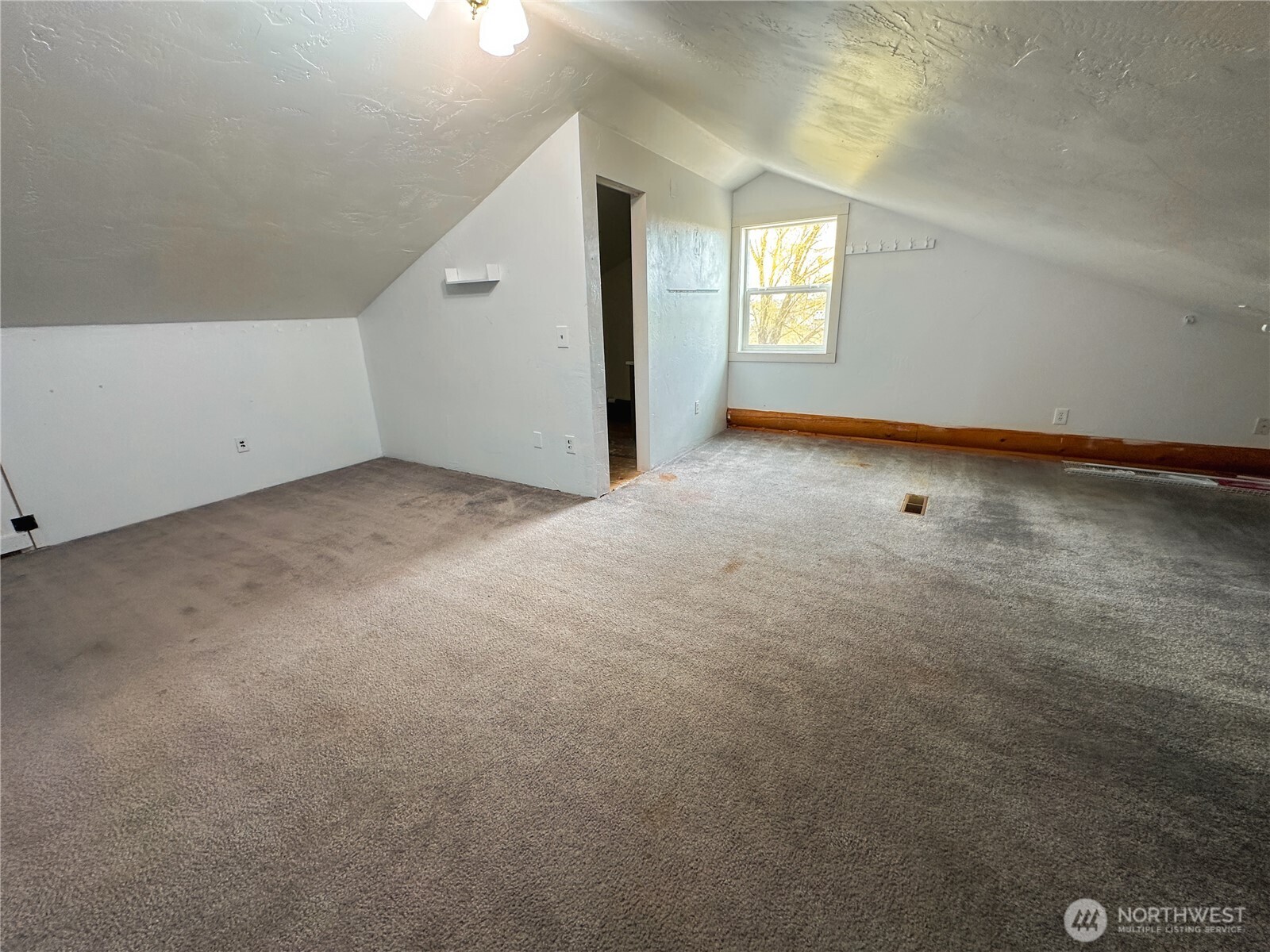 161802 West Buena Vista Road Prosser, WA 99350 - Photo 33 of 40 a view of an empty room with windows