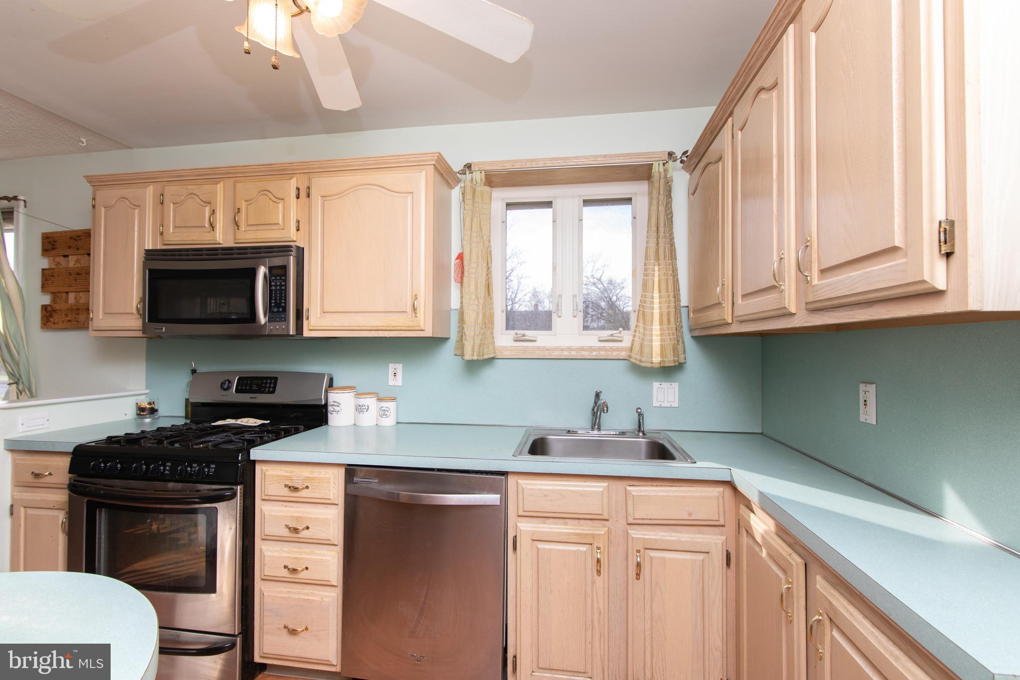 685 Cypress Road Warminster, PA 18974 - Photo 14 of 41 Gallery Image 14