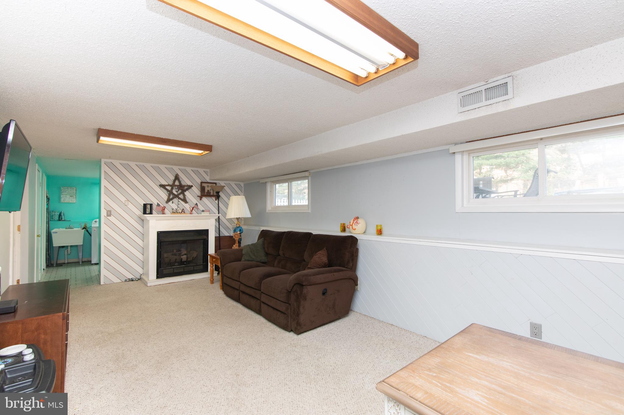 685 Cypress Road Warminster, PA 18974 - Photo 29 of 41 Gas Fireplace