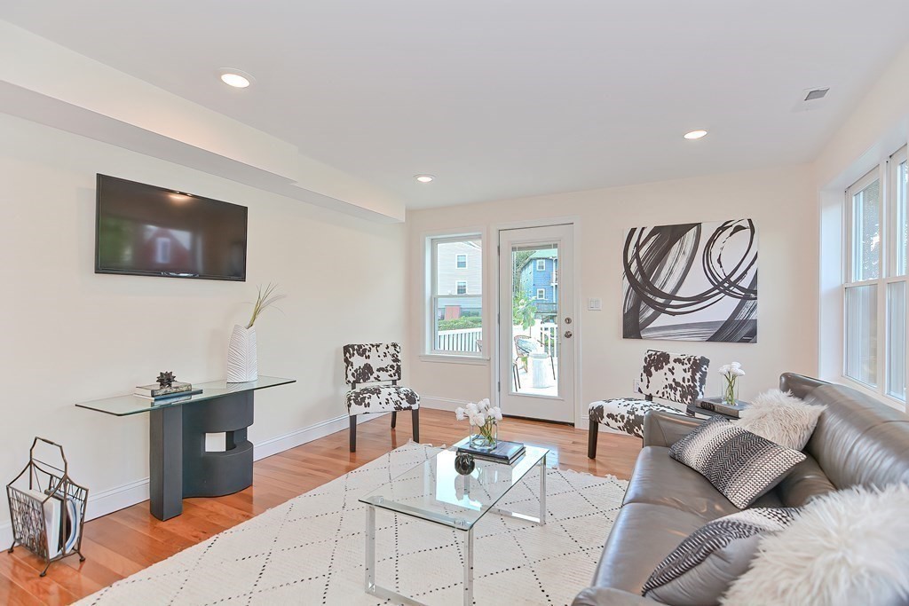 583 Main Street, Unit 583 Medford, MA 02155 - Photo 5 of 31