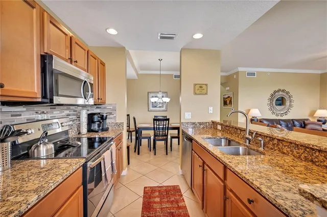 $1,799 | 7019 River Hammock Drive, Unit 202, Bradenton, FL 34212