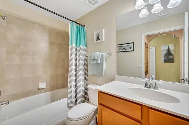 $1,799 | 7019 River Hammock Drive, Unit 202, Bradenton, FL 34212