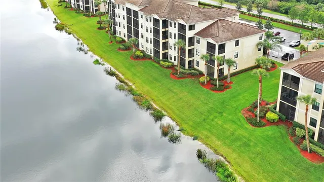 $1,799 | 7019 River Hammock Drive, Unit 202, Bradenton, FL 34212