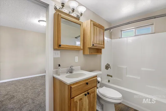 $329,900 | 180 East Elmore Avenue, Richfield, ID 83349