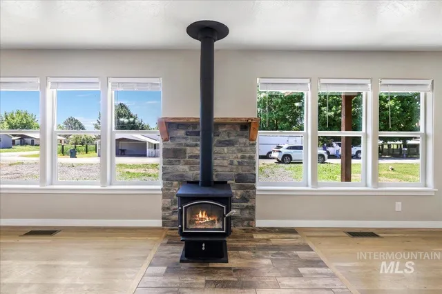 $329,900 | 180 East Elmore Avenue, Richfield, ID 83349