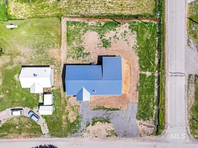 $329,900 | 180 East Elmore Avenue, Richfield, ID 83349