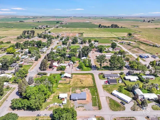 $329,900 | 180 East Elmore Avenue, Richfield, ID 83349