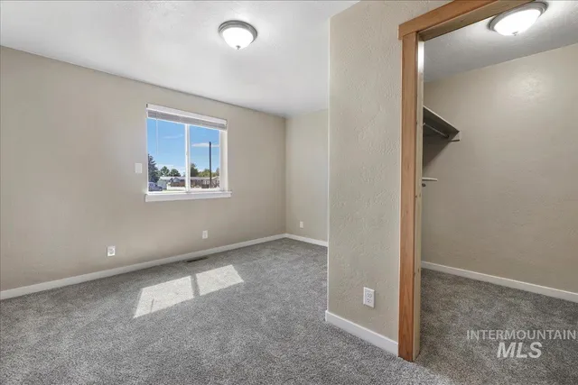 $329,900 | 180 East Elmore Avenue, Richfield, ID 83349