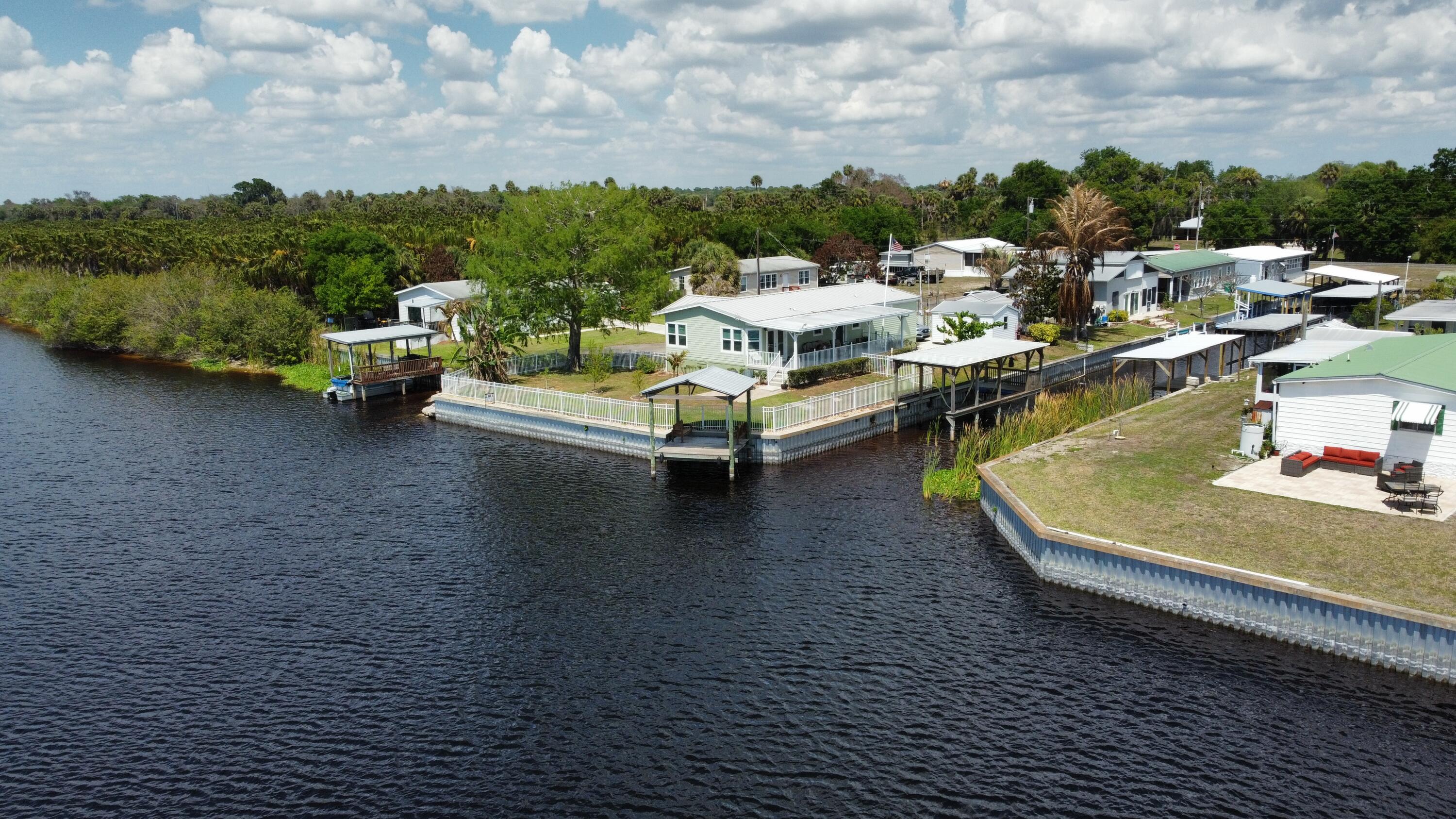 7902 Southeast 95th Trail Okeechobee, FL 34974 - Photo 2 of 36